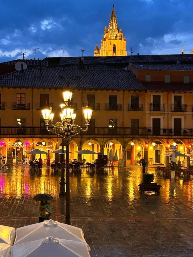 Bohemia Plaza Mayor Ii- Leon Luaran gambar